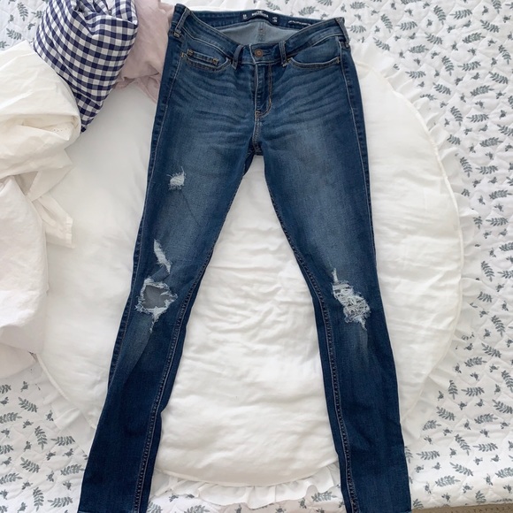 Hollister Ripped Low Rise Super Skinny Crop Jeans - Picture 3 of 5